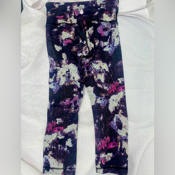 lululemon athletica Pants - Lululemon Wunder Under Crop III Kara Blossom Brushed Luon Size 6 NWOT